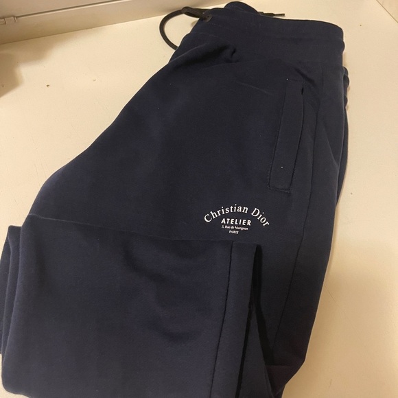 Navy blue sweatpants Medium fits perfectly front with signature logo and label - Picture 8 of 16